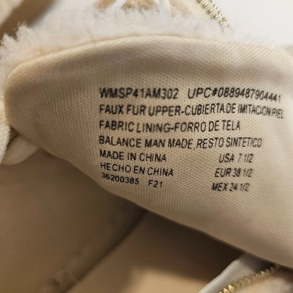 Scoop Faux Fur Sherpa Gum Sole Sneakers Tan Cream NWOB Size 7.5